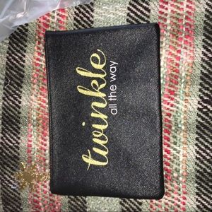 Bags - NWOT! Holiday Cosmetic Bag w/ snowflake zip pull๐ Bags - NWOT! Holiday Cosmetic Bag w/ snowflake zip pull๐
